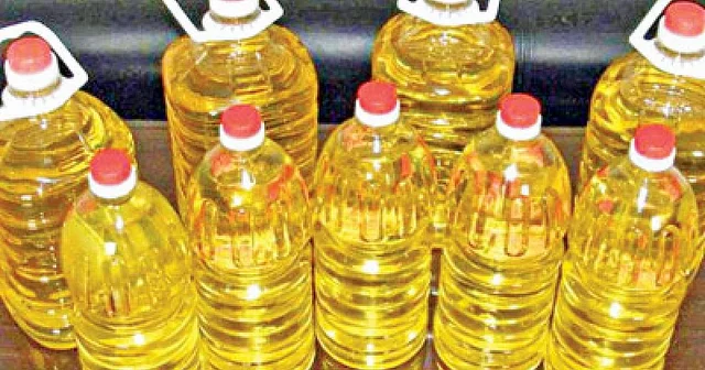 ভোলায় ভোজ্যতেল মজুতের অপরাধে গুদাম সিলগালা