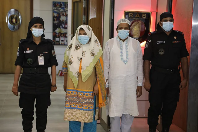 গায়ে আগুন দিয়ে ব্যবসায়ীর আত্মহত্যা বেশি লাভের প্রলোভনে লিখিত চুক্তি ছাড়াই হেনোলাক্সে বিনিয়োগ