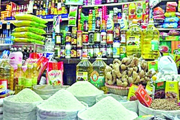 পাত্তা দিচ্ছে না সিন্ডিকেট ♦ শুল্ক কমানোর পরও কমেনি চিনির দাম ♦ অযৌক্তিকভাবে বাড়ানো হয়েছে ব্রয়লার মুরগির দাম ♦ ৬০ টাকা কেজির নিচে মিলছে না কাঁচা সবজি