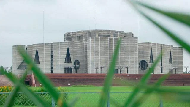 সংসদে বিল অত্যাবশ্যকীয় সেবা খাতে বেআইনি ধর্মঘটের সাজা জেল–জরিমানা
