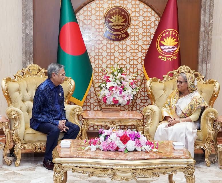 বঙ্গভবনে রাষ্ট্রপতির সঙ্গে প্রধানমন্ত্রীর সাক্ষাৎ