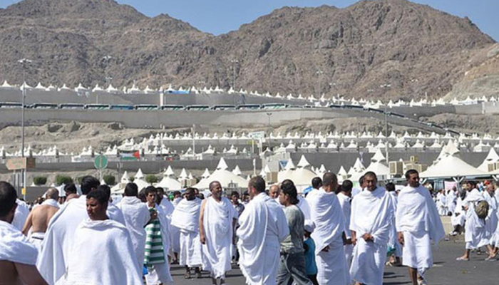 আজ মিনায় যাবেন হাজিরা