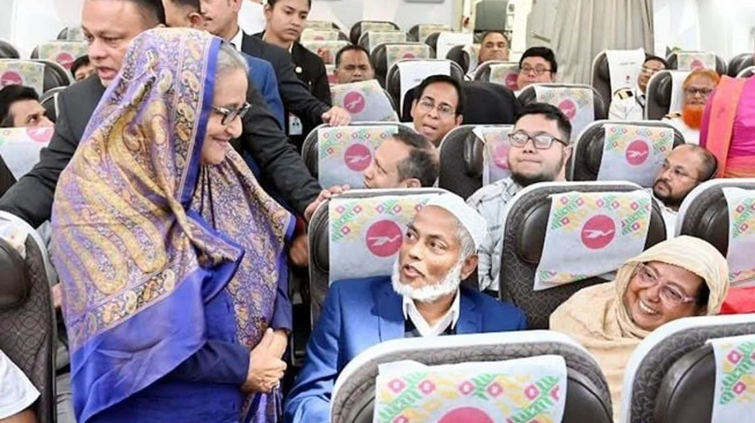 প্রধানমন্ত্রীর মমতা দেখে অভিভূত বিমানের যাত্রীরা