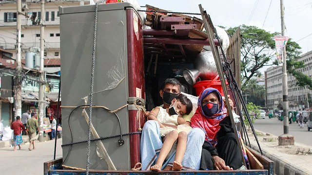 বিবিএসের জরিপের তথ্য শহর ছেড়ে গ্রামে ফেরা মানুষের সংখ্যা এক বছরে দ্বিগুণ সর্বশেষ ২০২২ সালে শহরে বসবাসকারী প্রতি হাজার মানুষের মধ্যে ১১ জন গ্রামে ফিরে গেছেন। ২০২১ সালে এই সংখ্যা ছিল হাজারে ৬ জন।