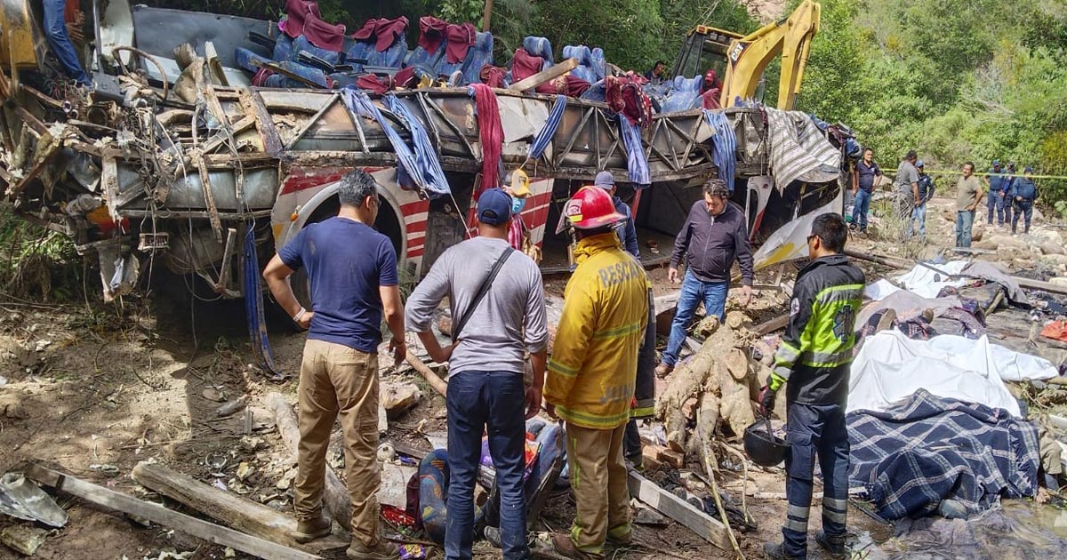 ভয়াবহ সড়ক দুর্ঘটনায় মেক্সিকোতে নিহত ২৭