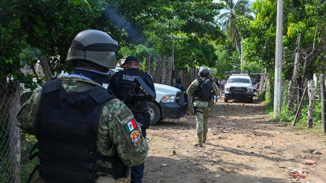 Armed attacks in Mexico leave 22 dead, including 12 police