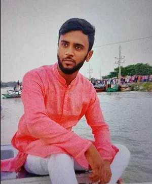 গাজীপুরে পুলিশের সঙ্গে পাল্টাপাল্টি ধাওয়ায় আহত এক শ্রমিকের মৃত্যু