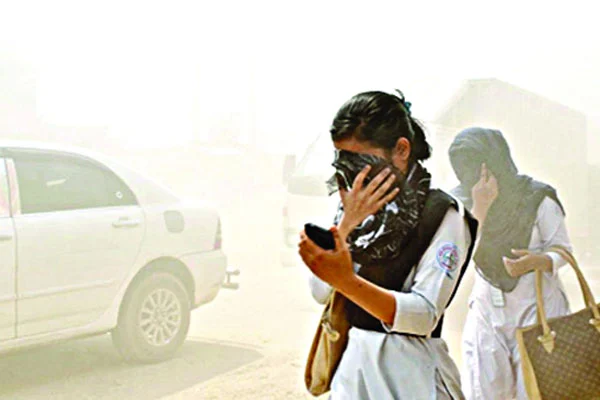 বাতাসে শুধুই বিষ বায়ুমান সূচকে টানা ১৩ দিন অস্বাস্থ্যকর বাড়ছে ঠান্ডা-কাশি বেশি আক্রান্ত বৃদ্ধ শিশুরা