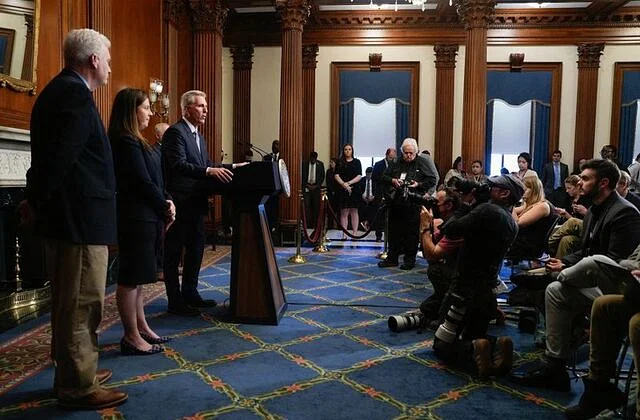 কংগ্রেসে শেষ মুহূর্তে বিল পাস করে শাটডাউন এড়াল যুক্তরাষ্ট্র