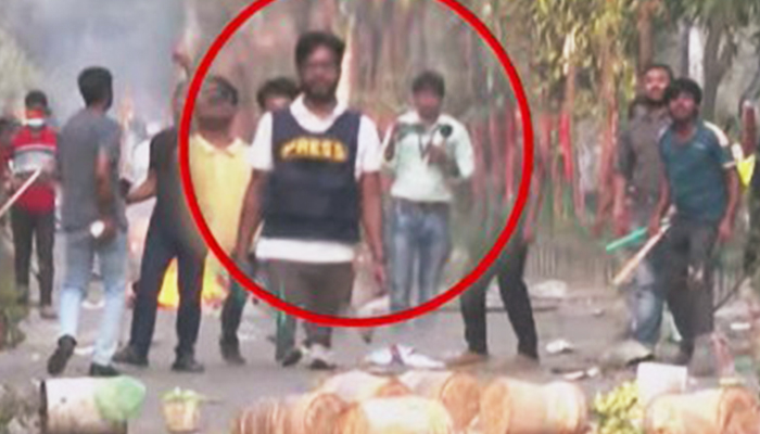 প্রেস লেখা ভেস্ট পরে বাসে আগুন দেয়া সেই যুবক শনাক্ত