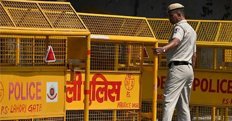 দিল্লিতে লেখক-সাংবাদিকদের বাড়িতে পুলিশের অভিযান