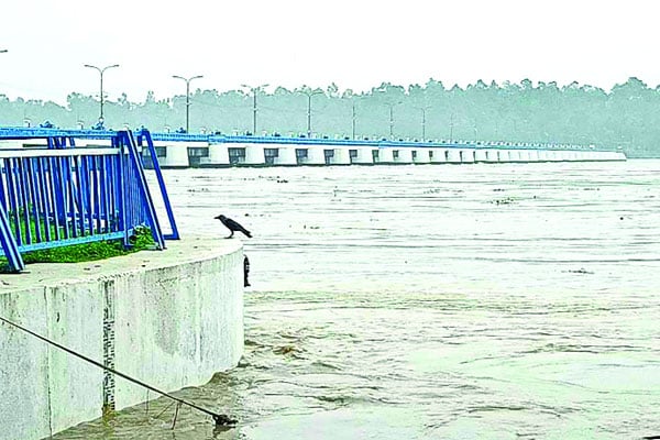 উত্তরাঞ্চলে বড় বন্যার আশঙ্কা সতর্কতা জারি করে মাইকিং, প্রস্তুত নৌকা আশ্রয় কেন্দ্র ফসলের ক্ষতির আশঙ্কা