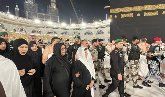 ওমরাহ পালন করলেন শেখ হাসিনা