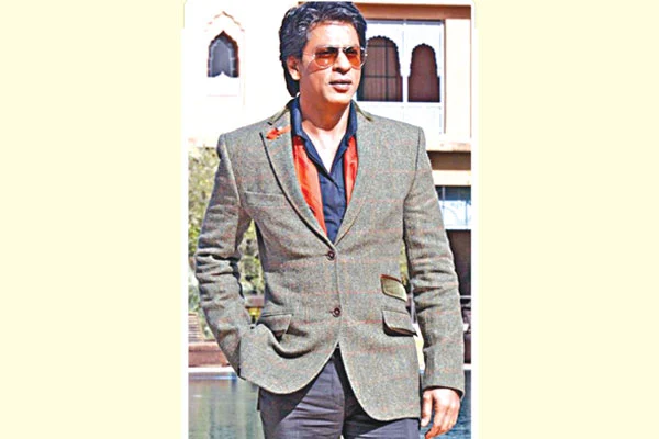 ভারতের লেখিকা শ্রায়ানা ভট্টাচার্যের জরিপ শাহরুখকে কেন মেয়েদের এত পছন্দ