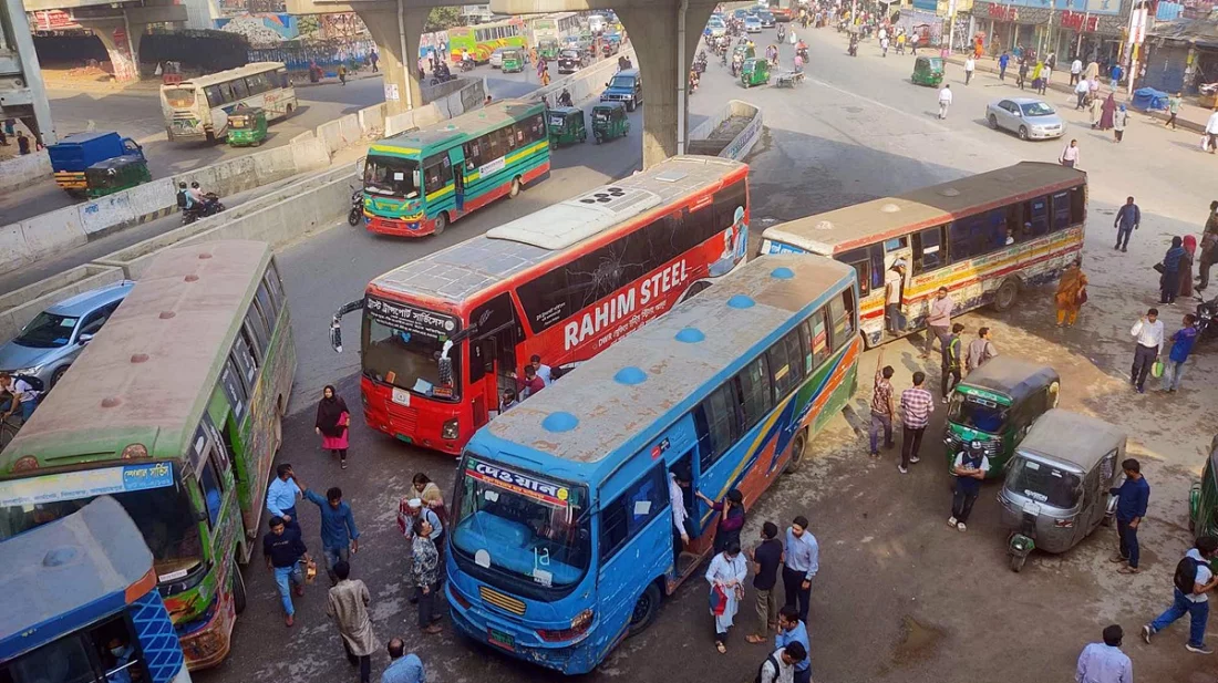 রাজধানীতে যান চলাচল স্বাভাবিক, ছাড়ছে না দূরপাল্লার বাস
