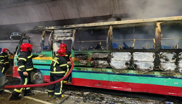 গুলিস্তানে সুগন্ধা পরিবহনে আগুন