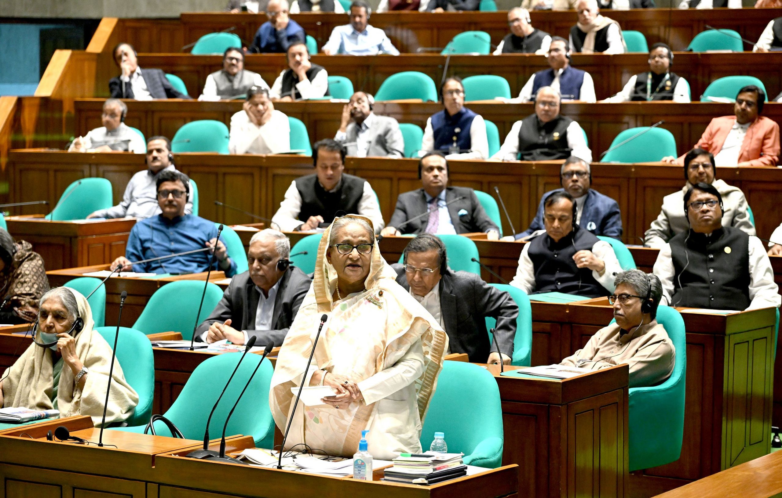 No benefit to be yielded lodging complaints to foreigners, PM tells JS