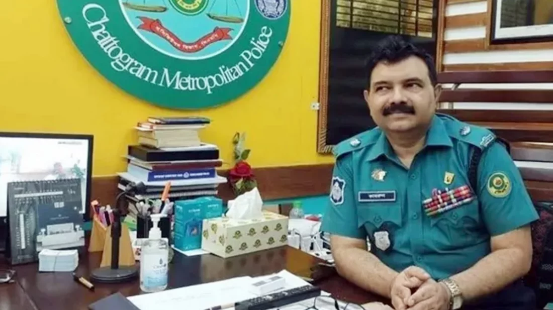 নিজের আছে সম্পদের পাহাড় স্ত্রীকে পাঁচটি জাহাজ কিনে দিয়েছেন এডিসি কামরুল