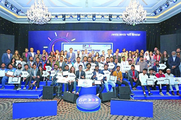 স্মার্ট উদ্যোক্তাদের নবযাত্রা স্বপ্ন থেকে সাফল্যের পথে