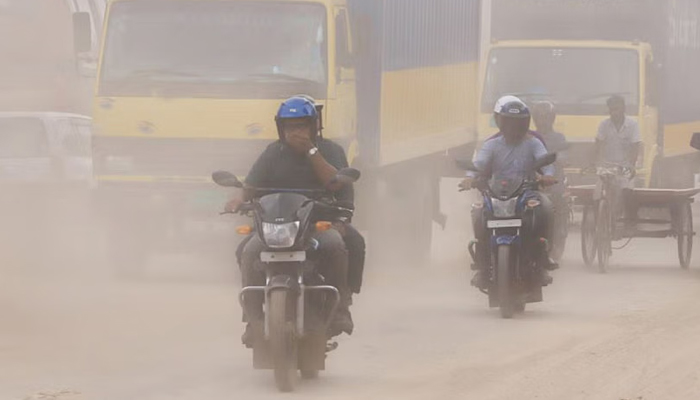 বিশ্বের দূষিত শহরের তালিকায় শীর্ষে ঢাকা