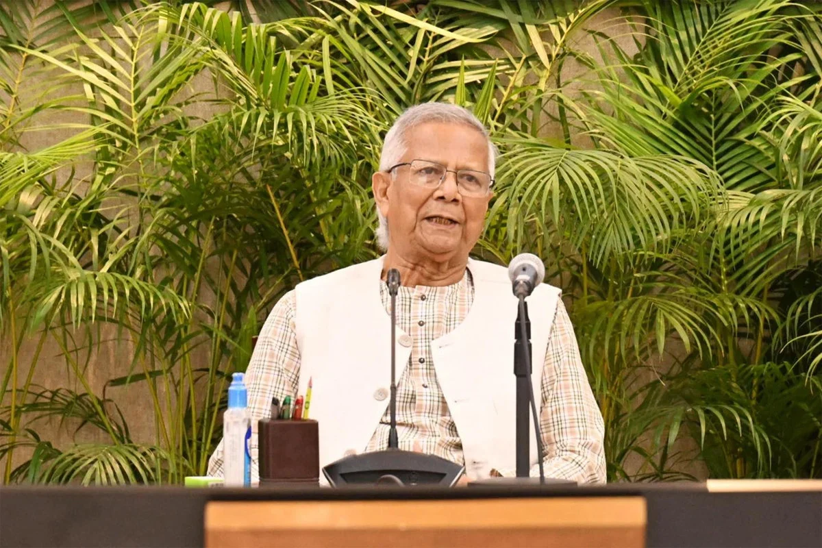 ডিসেম্বর থেকে জুনের মধ্যে নির্বাচন অনুষ্ঠানে অনঢ় প্রধান উপদেষ্টা ‘অধ্যাপক ইউনূস তার কথায় অটল। পরবর্তী জাতীয় নির্বাচন ডিসেম্বর থেকে আগামী জুনের মধ্যে অনুষ্ঠিত হবে।’