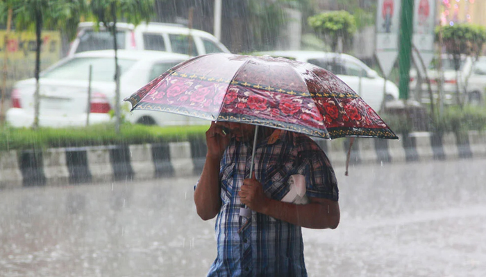 সাগরে নিম্নচাপ, বৃষ্টি ঝরতে পারে সারা দিন