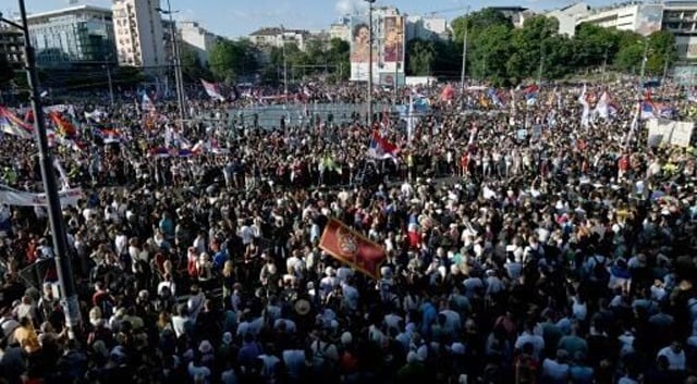 Around 140,000 rally in Belgrade ratcheting up calls for elections
