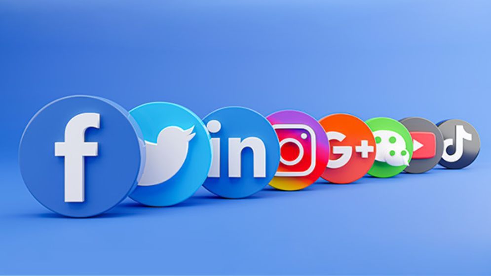 তিন বছরে ৬০০ কোটি ছাড়াবে সোশ্যাল মিডিয়া ব্যবহারকারী।