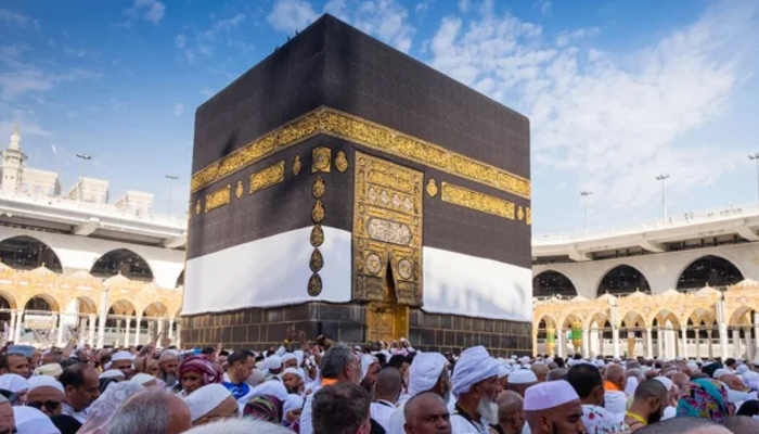 পবিত্র হজের আনুষ্ঠানিকতা আজ শুরু বাংলাদেশি হাজিদের সেবায় মিনায় দায়িত্ব পালন করবে ১৮ টিম