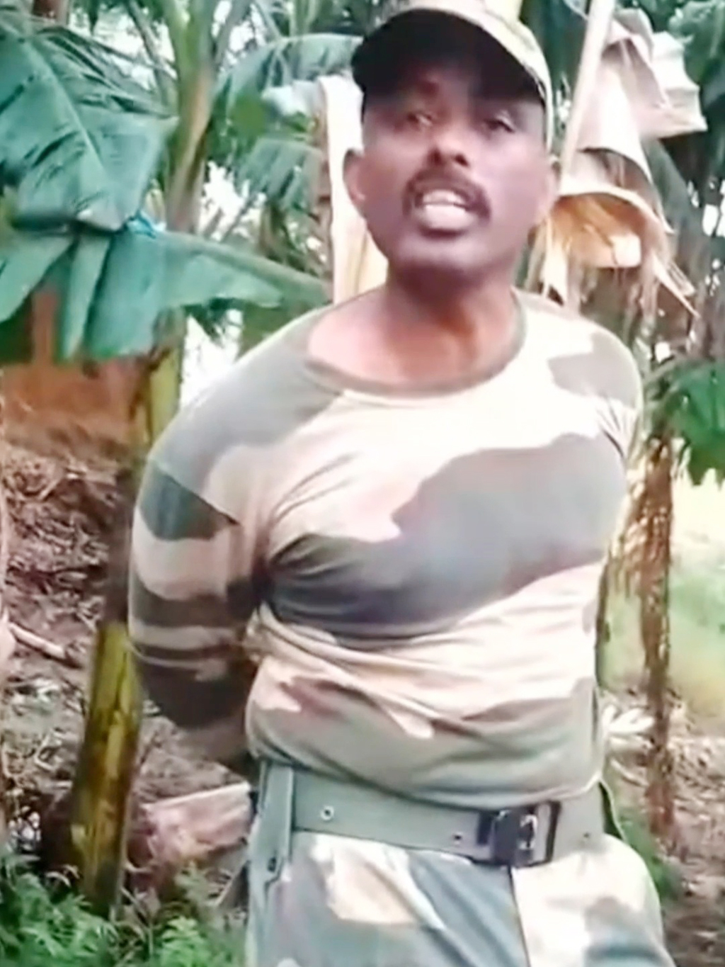 চাঁপাইনবাবগঞ্জ সীমান্তে অবৈধ অনুপ্রবেশের অভিযোগে ভারতীয় বিএসএফ সদস্য আটক