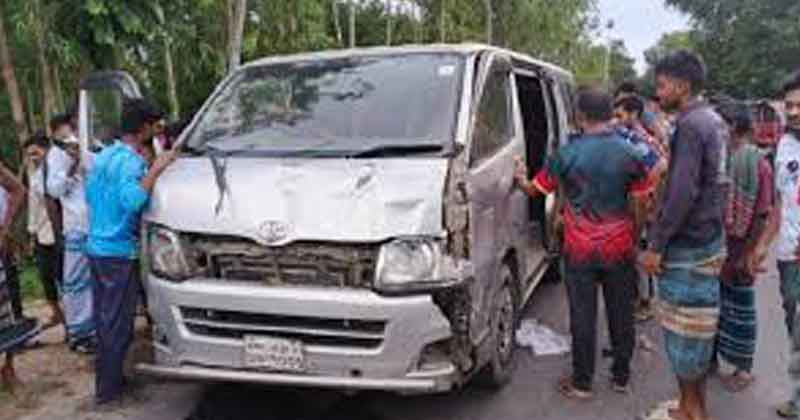 শেরপুরে মাইক্রোবাসের চাপায় ২ মাদ্রাসা ছাত্র নিহত, আহত ১