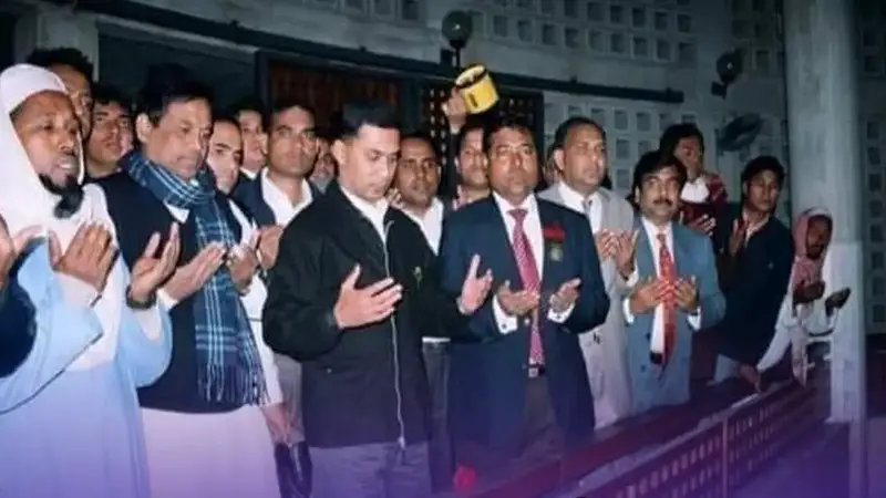 যেদিন শেখ মুজিবের কবর জিয়ারত করেছিলেন তারেক রহমান