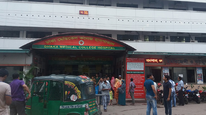 রাজধানীতে দুই বাসের মাঝে চাপা পড়ে একজন নিহত