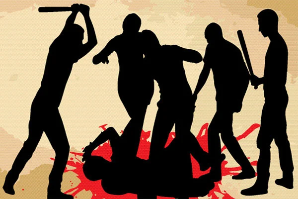 নিয়ন্ত্রণহীন মব ভায়োলেন্স পিটিয়ে হত্যা, মারধর করে দেওয়া হয় পুলিশে, লুটপাট, হেনস্তা, জুতার মালা পরিয়ে ঘোরানোর ভিডিও সমাজমাধ্যমে ছড়িয়ে দেওয়াসহ ঘটছে ভয়ংকর সব ঘটনা