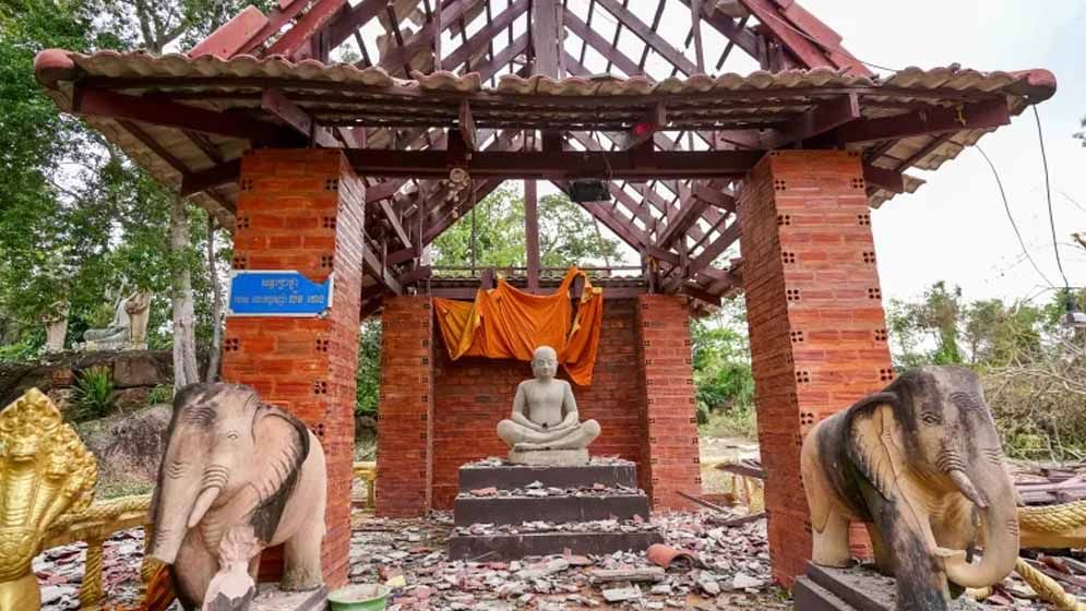 থাইল্যান্ডের ৮ জেলায় মার্শাল ল’ জারি