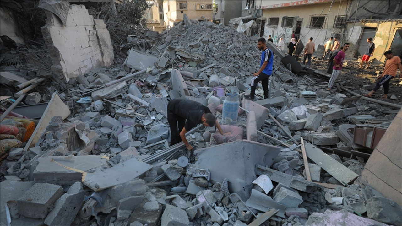 গাজায় ইসরাইলি হামলায় নিহত আরো ৮৯ ফিলিস্তিনি গাজায় গত ২৪ ঘণ্টায় ইসরাইলি বাহিনীর গুলিতে ৮৯ জন ফিলিস্তিনি নিহত এবং আরো ৪৬৭ জন আহত হয়েছেন।