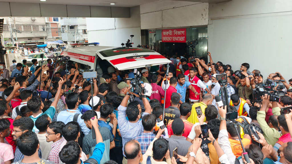 কিছু লোক হাসপাতালে গিয়ে লাইভ-ভিডিও করে ভিউ কামাচ্ছে—অভিযোগ ফয়েজ আহমদ তৈয়্যবের