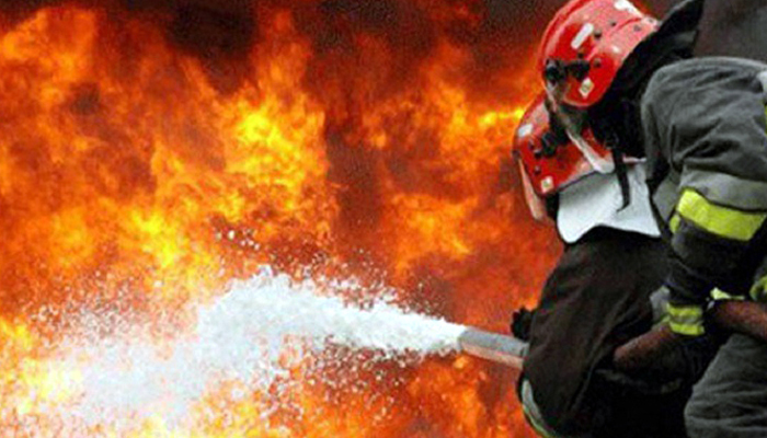 টিকাটুলির কেমিক্যাল গোডাউনে লাগা আগুন নিয়ন্ত্রণে