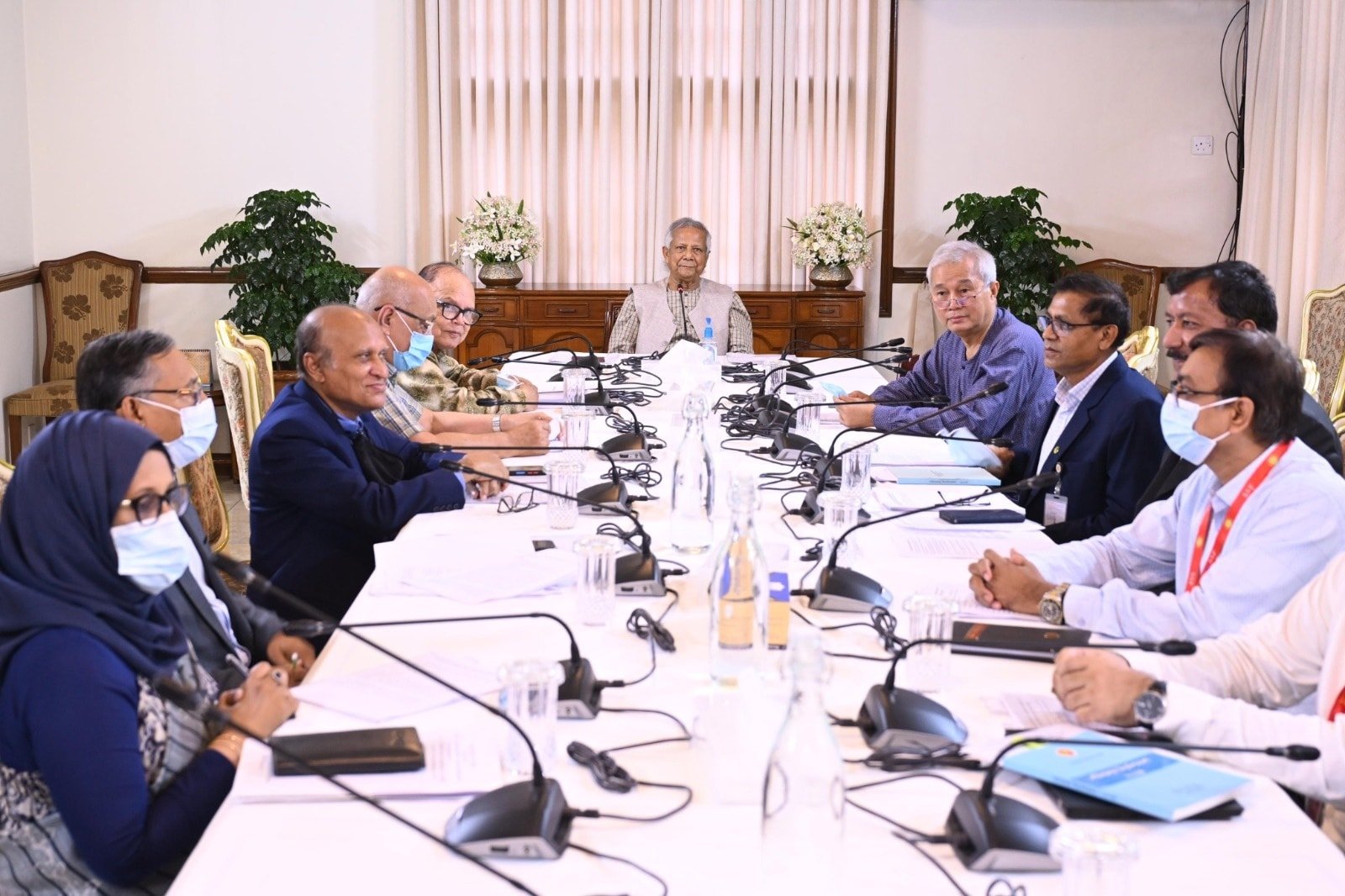 CA orders introduction of e-learning at 100 schools in CHT this year