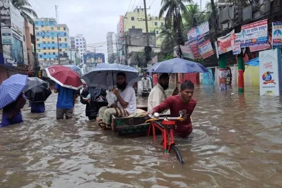 Incessant rains hit Bangladesh, spark fears of flooding