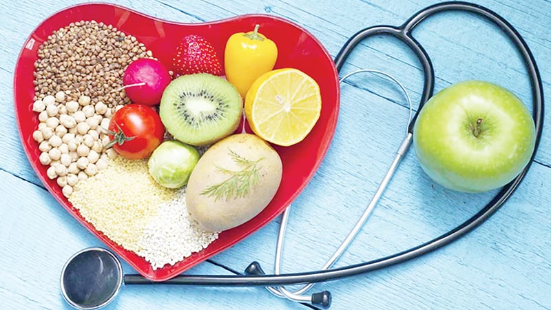 কোলেস্টেরল কমাবেন কীভাবে