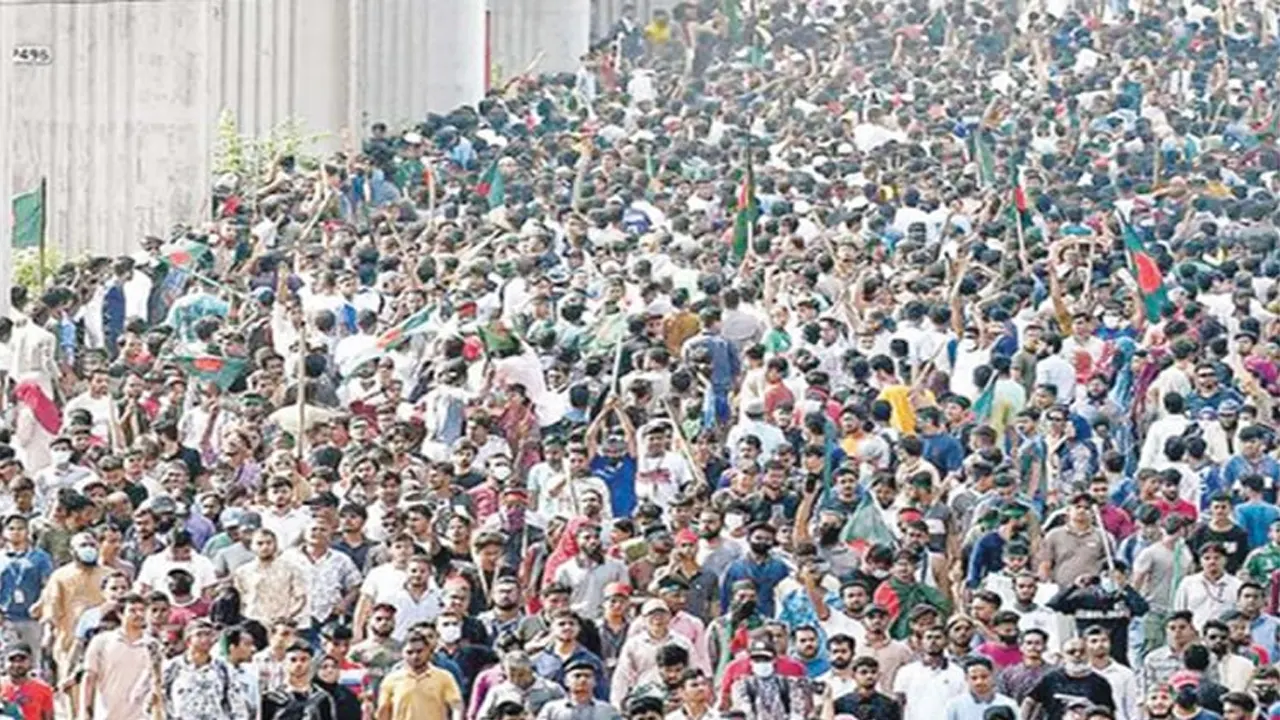 ফিরে দেখা ৩৫ জুলাই : ‘মার্চ টু ঢাকা’ কর্মসূচি ঘোষণা, হাসিনার পতনের ইঙ্গিত