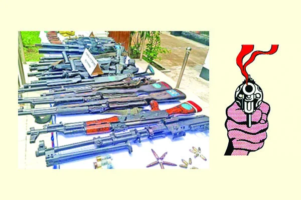 অবৈধ অস্ত্রে আতঙ্ক ♦ এখনো হদিস নেই পুলিশের লুট হওয়া ১ হাজার ৪০৫ অস্ত্র, আড়াই লাখ গুলির ♦ সহস্রাধিক লাইসেন্স করা অস্ত্রও অপরাধীদের হাতে, খুনাখুনি-দস্যুতায় থমথমে দেশ