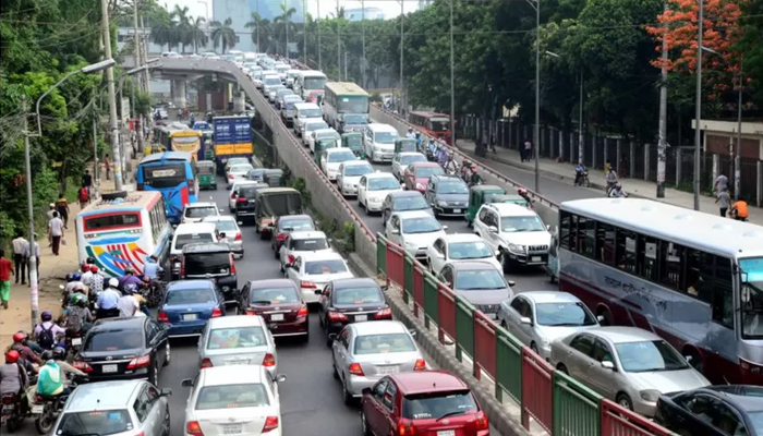 দুই দলের সমাবেশ সকাল থেকেই রাজধানীজুড়ে তীব্র যানজট