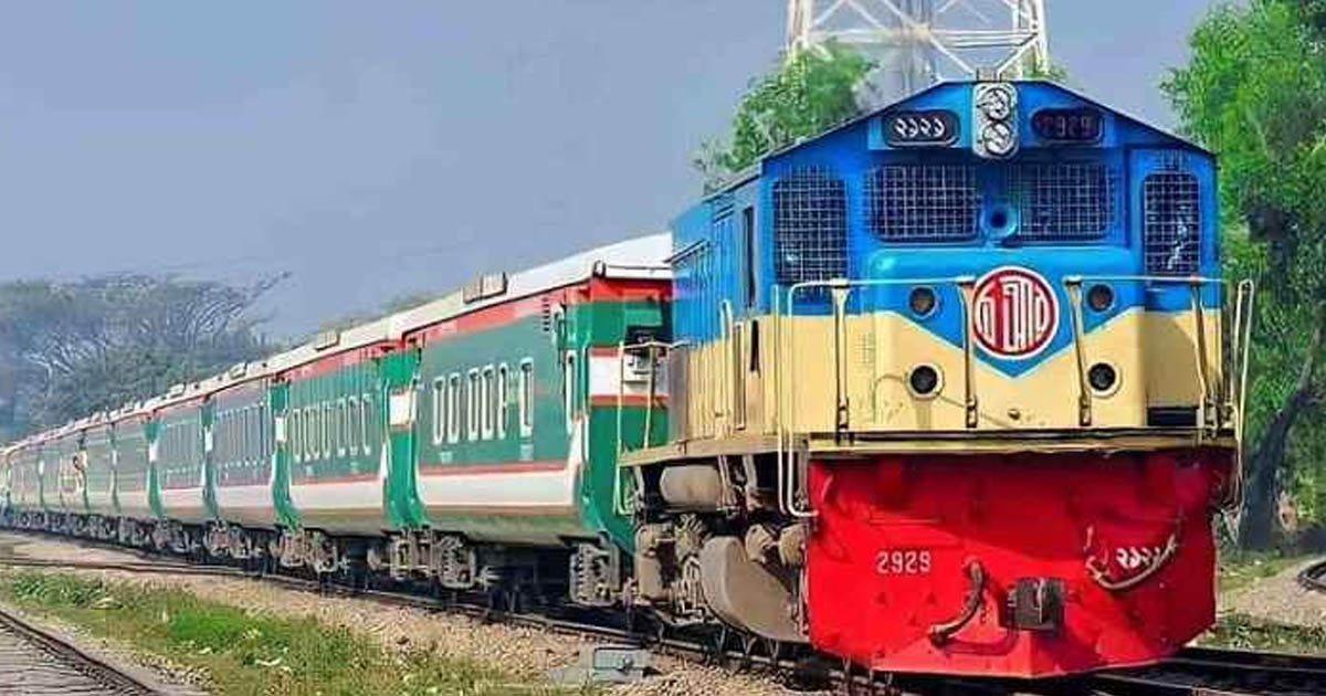 জুলাই ঘোষণাপত্র ছাত্র-জনতাকে ঢাকায় আনতে ট্রেন ভাড়া করল অন্তর্বর্তী সরকার