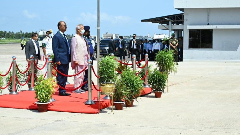 রোহিঙ্গা সংকটের সমাধান খুঁজতে কক্সবাজারে প্রধান উপদেষ্টা