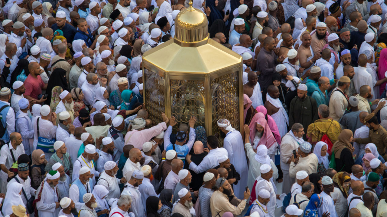 ২০২৬ সালের হজে সংযুক্ত আরব আমিরাত থেকে আবেদনকারী ৭২ হাজার, তবে সৌদি কোটা ৬ হাজার ২২৮ জনের