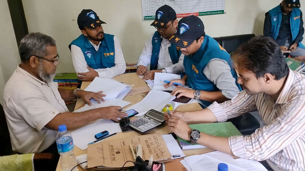 আনসার-ভিডিপি উন্নয়ন ব্যাংকে সাড়ে আট কোটি টাকা আত্মসাতের অভিযোগ