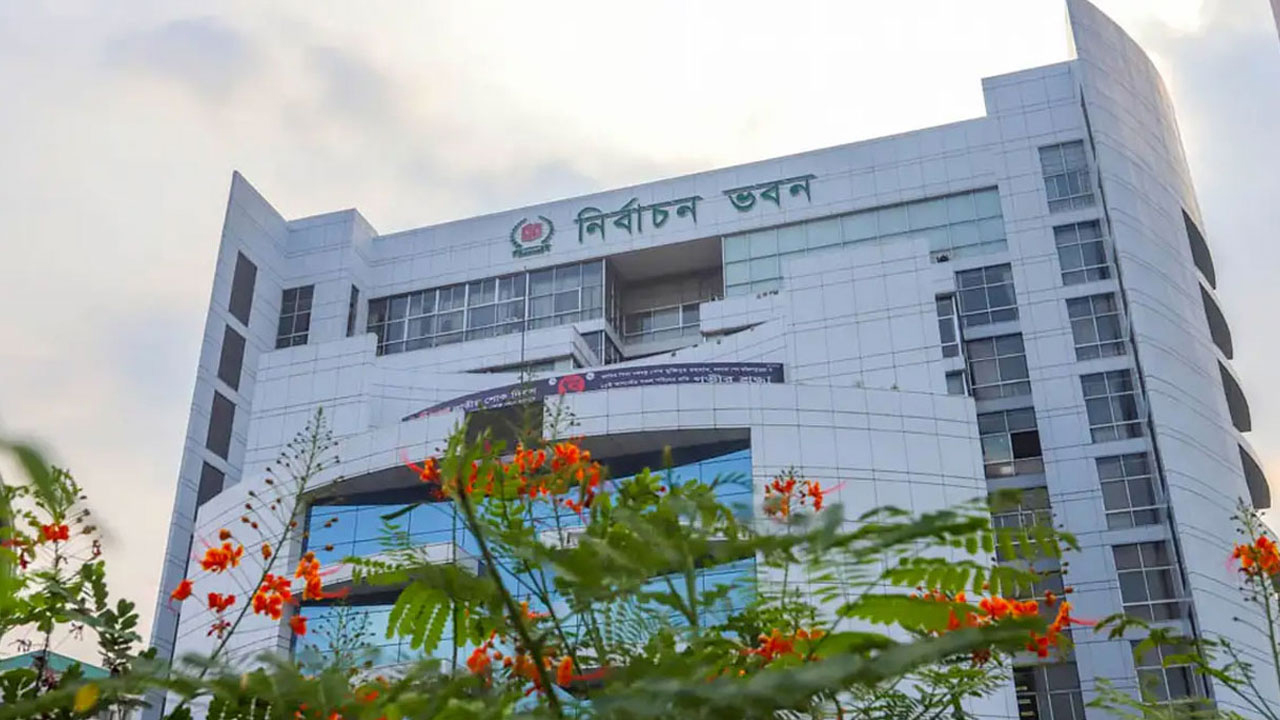 ইউএনওদের নির্বাচন নিয়ে কঠোর নির্দেশনা নির্বাচন কমিশনারের