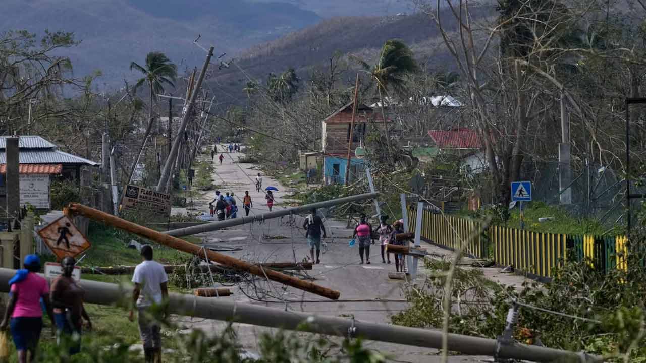 প্রবল শক্তিশালী হারিকেন মেলিসার আঘাতে ক্যারিবীয় দ্বীপপুঞ্জে বিপর্যয়